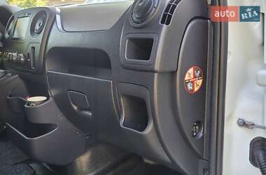 Грузопассажирский фургон Renault Master 2017 в 