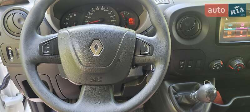 Грузопассажирский фургон Renault Master 2017 в Луцке