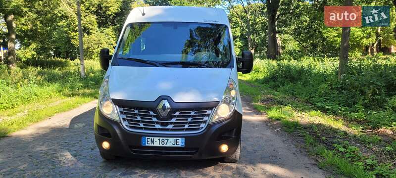 Грузопассажирский фургон Renault Master 2017 в Луцке
