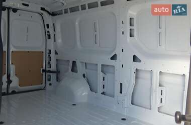 Грузовой фургон Renault Master 2025 в 