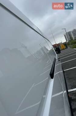 Грузовой фургон Renault Master 2021 в 