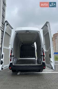 Грузовой фургон Renault Master 2021 в 