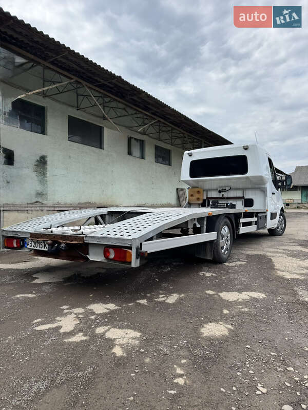 Эвакуатор Renault Master 2015 в Мукачево