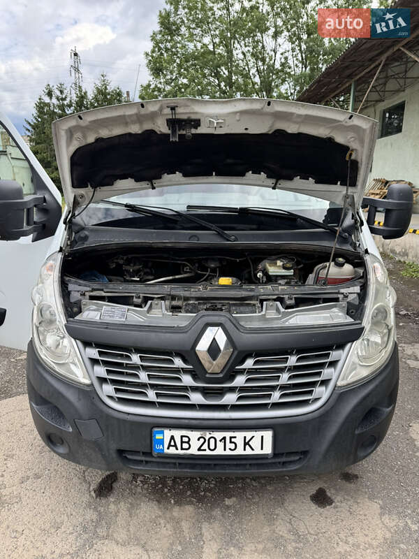 Эвакуатор Renault Master 2015 в Мукачево