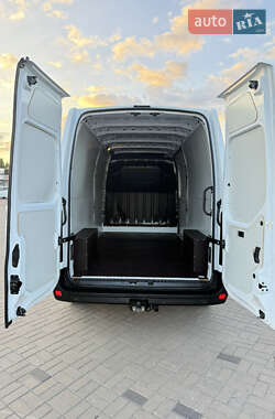 Грузовой фургон Renault Master 2022 в 