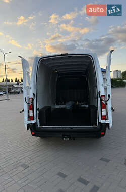Грузовой фургон Renault Master 2022 в 
