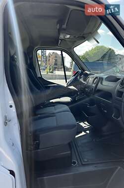 Грузовой фургон Renault Master 2018 в 