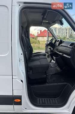 Грузовой фургон Renault Master 2022 в 