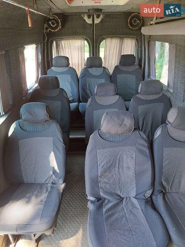 Мікроавтобус Renault Master 2000 в Будах