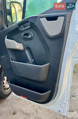 Грузовой фургон Renault Master 2016 в 