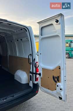 Грузовой фургон Renault Master 2023 в 