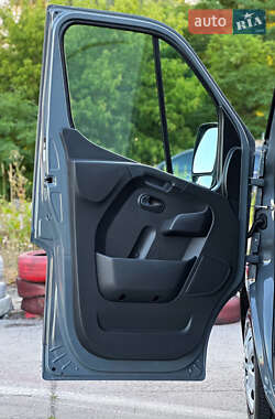 Грузовой фургон Renault Master 2020 в 