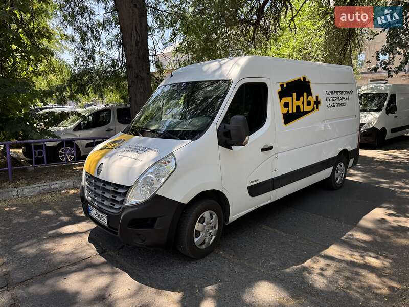 Грузовой фургон Renault Master 2012 в 