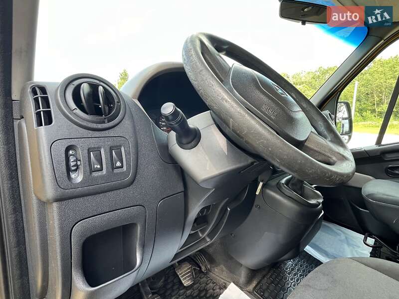 Вантажний фургон Renault Master 2013 в Львові