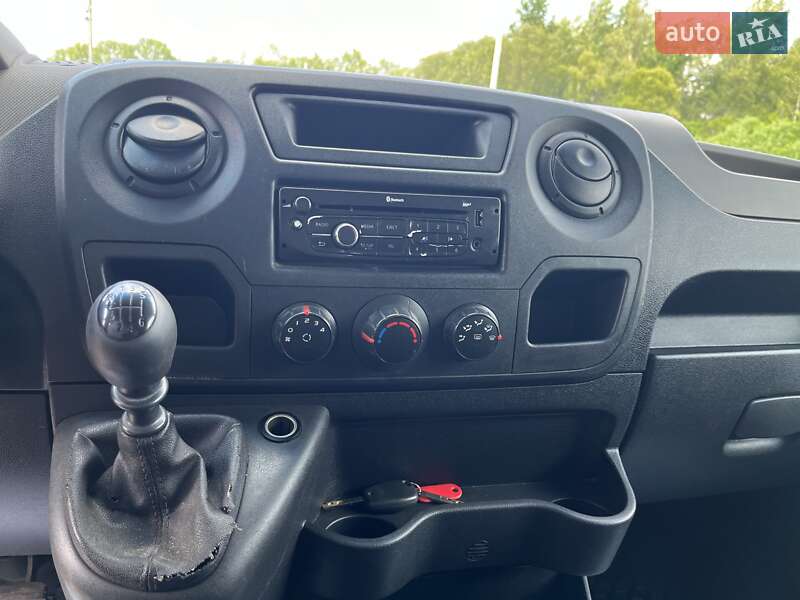 Вантажний фургон Renault Master 2013 в Львові