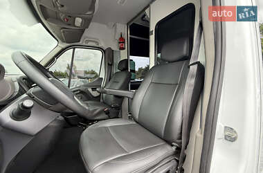 Грузопассажирский фургон Renault Master 2017 в 