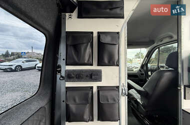 Грузопассажирский фургон Renault Master 2017 в 