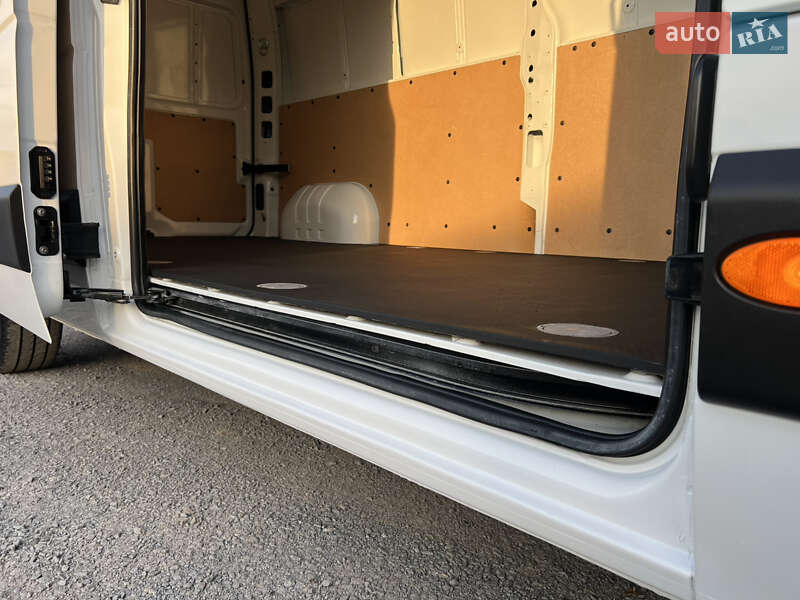 Грузовой фургон Renault Master 2021 в Дубно