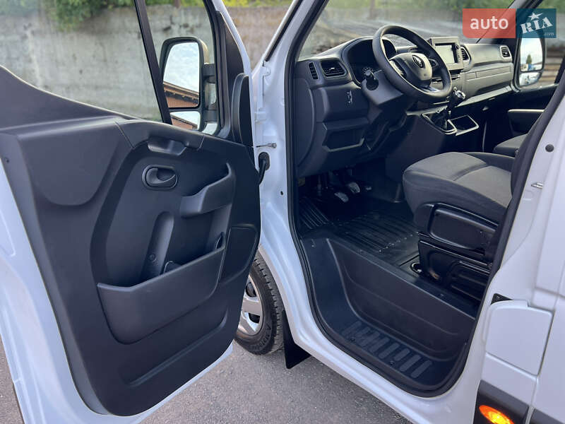 Грузовой фургон Renault Master 2021 в Дубно