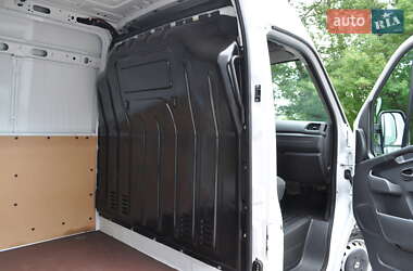 Грузовой фургон Renault Master 2020 в 
