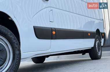 Грузовой фургон Renault Master 2022 в 