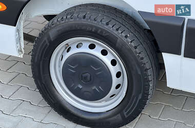 Грузовой фургон Renault Master 2022 в 