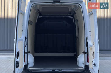 Грузовой фургон Renault Master 2022 в 