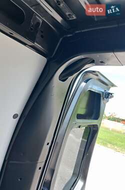 Грузовой фургон Renault Master 2020 в 