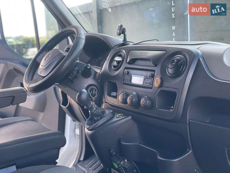 Грузовой фургон Renault Master 2014 в Львове