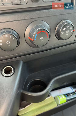 Грузовой фургон Renault Master 2012 в 