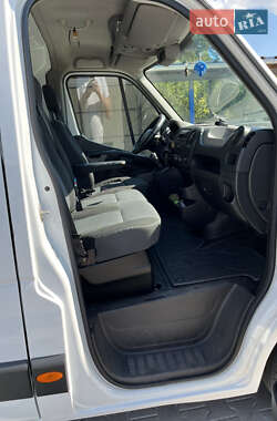 Грузовой фургон Renault Master 2012 в 