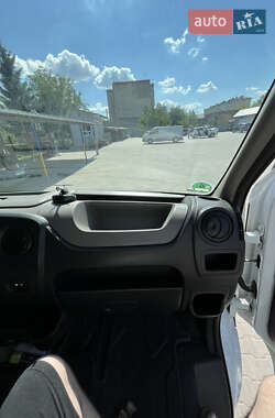 Грузовой фургон Renault Master 2012 в 