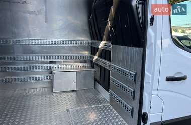 Грузовой фургон Renault Master 2021 в 