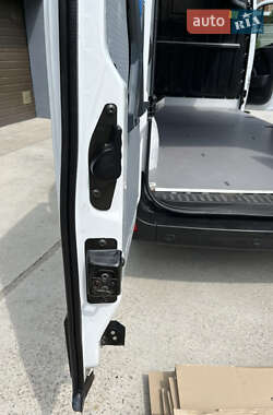Грузовой фургон Renault Master 2019 в 