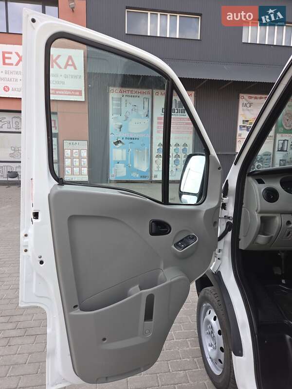 Грузовой фургон Renault Master 2008 в Ровно