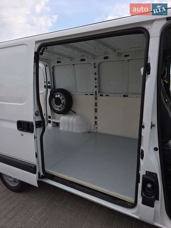 Грузовой фургон Renault Master 2008 в Ровно