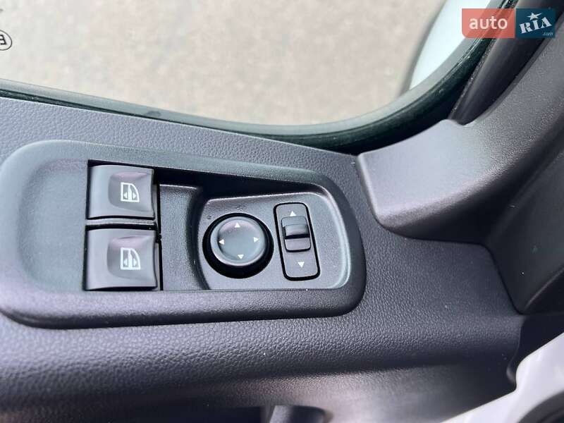 Грузовой фургон Renault Master 2022 в Киеве