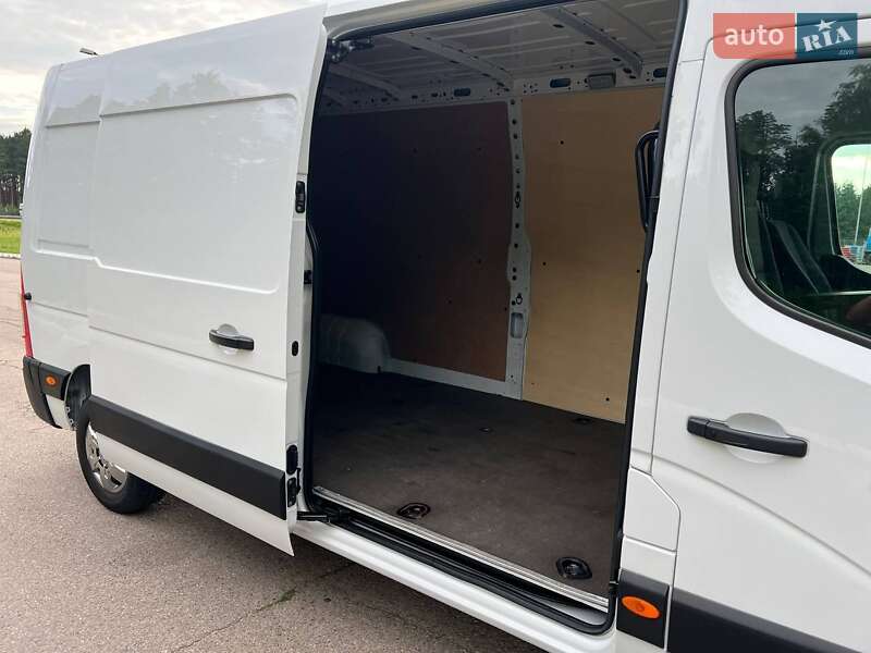 Грузовой фургон Renault Master 2022 в Киеве