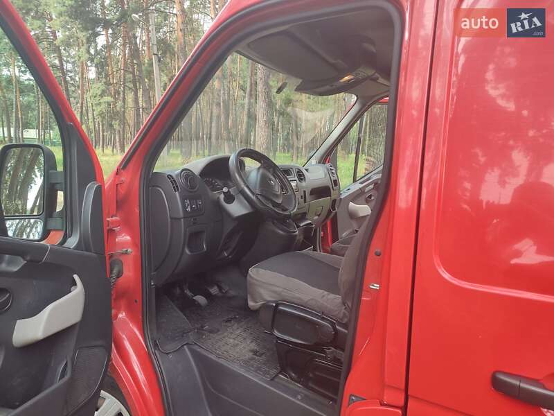 Грузовой фургон Renault Master 2015 в Чернигове