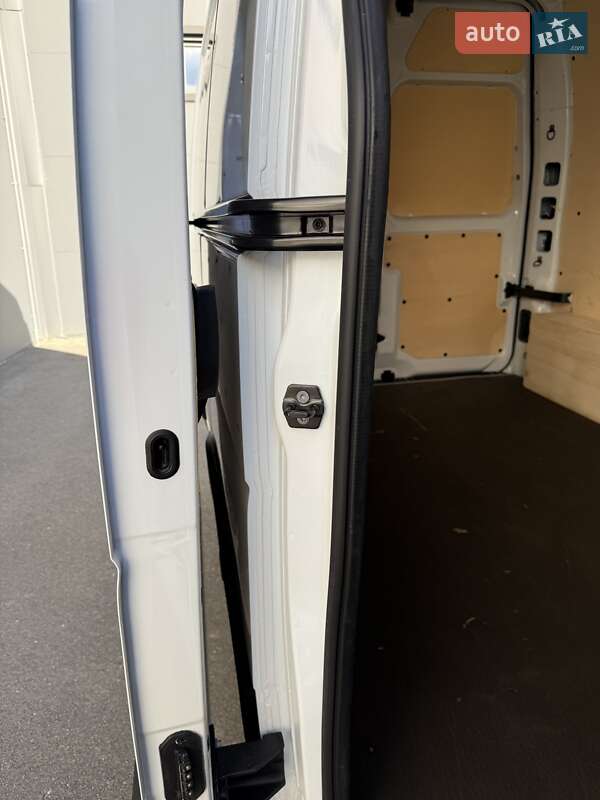 Грузовой фургон Renault Master 2023 в Киеве