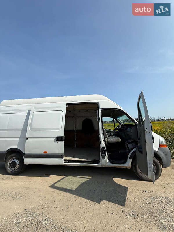 Грузовой фургон Renault Master 2010 в Львове