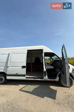 Грузовой фургон Renault Master 2010 в 
