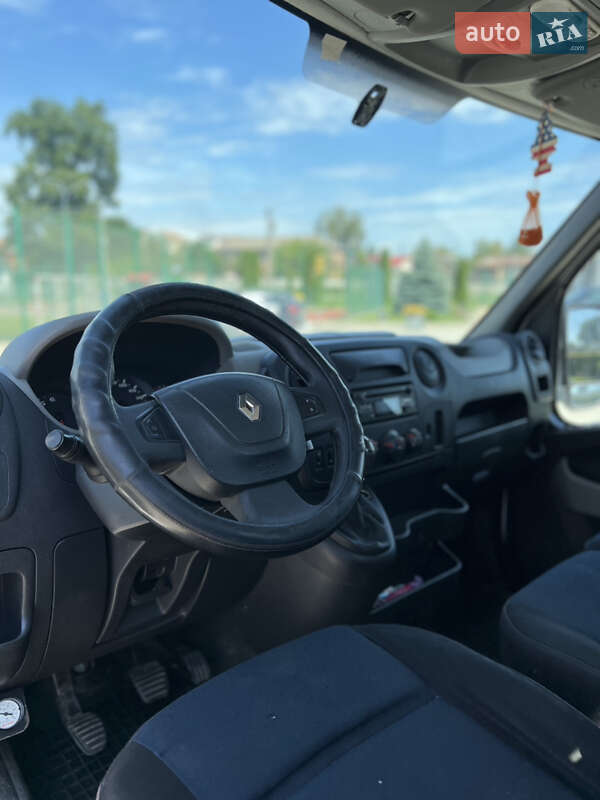 Автовоз Renault Master 2016 в Яворове