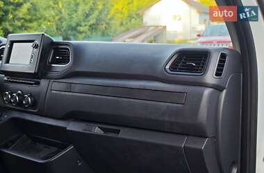 Грузовой фургон Renault Master 2021 в 
