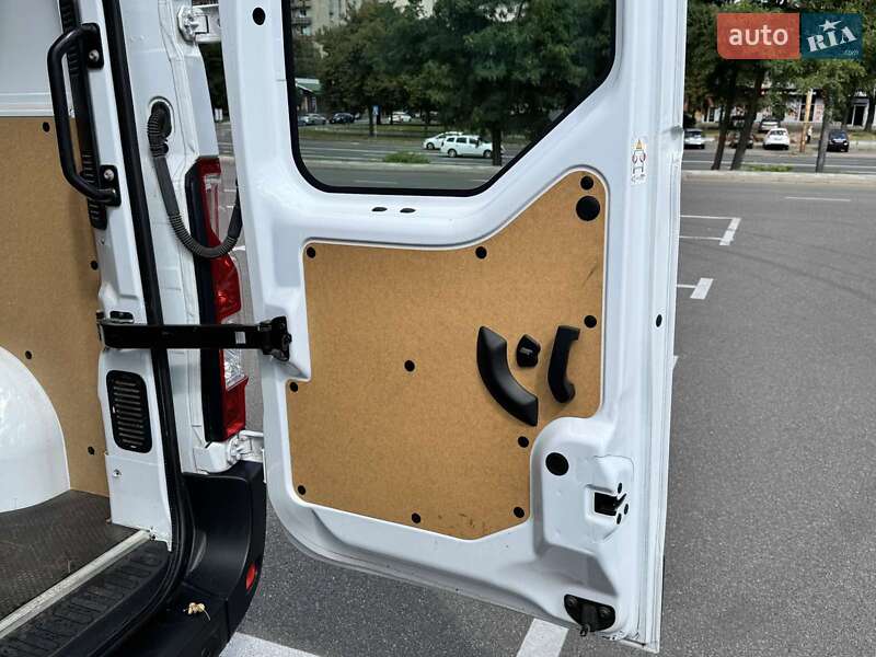 Другие грузовики Renault Master 2023 в Буче