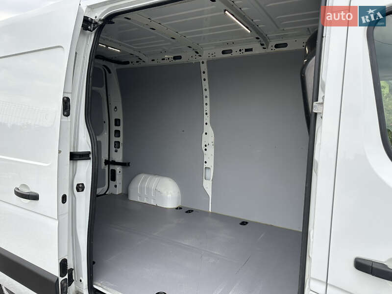 Грузовой фургон Renault Master 2016 в Радехове