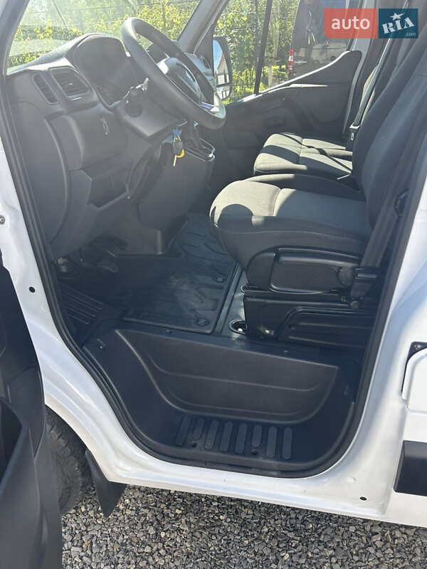 Грузовой фургон Renault Master 2020 в Хусте