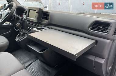 Грузовой фургон Renault Master 2020 в 