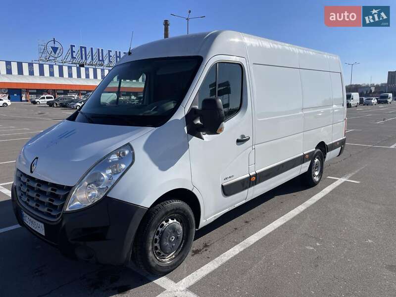 Грузовой фургон Renault Master 2013 в 