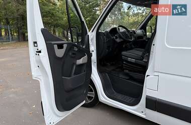 Грузовой фургон Renault Master 2016 в 